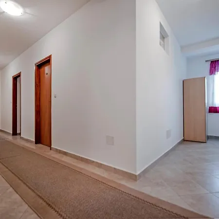 Ladonja Couette-café 3*