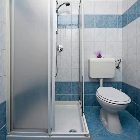 Ladonja Couette-café 3*