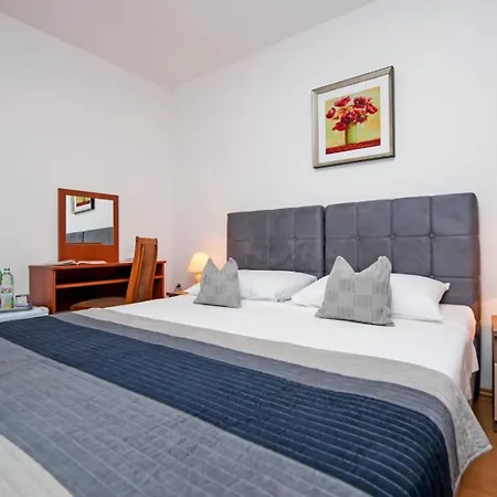 Ladonja Couette-café