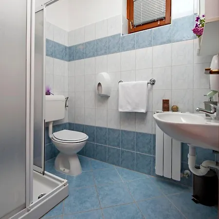 Bed and breakfast Ladonja